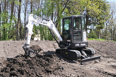 TRACK HOE, BOBCAT E26 CABBED w/ 9' REACH